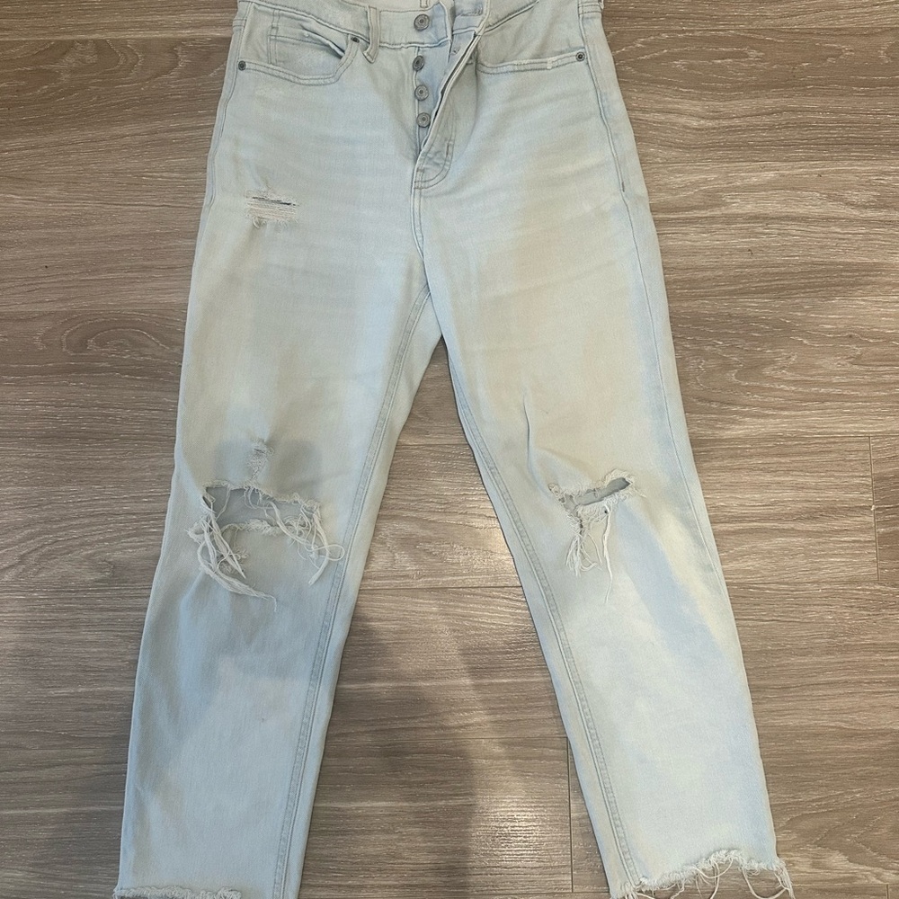 Light Wash Distressed Jeans